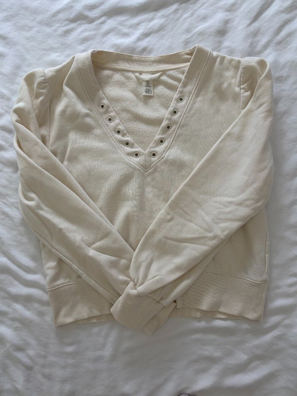 H&M V Neck Cream Sweater Size Small